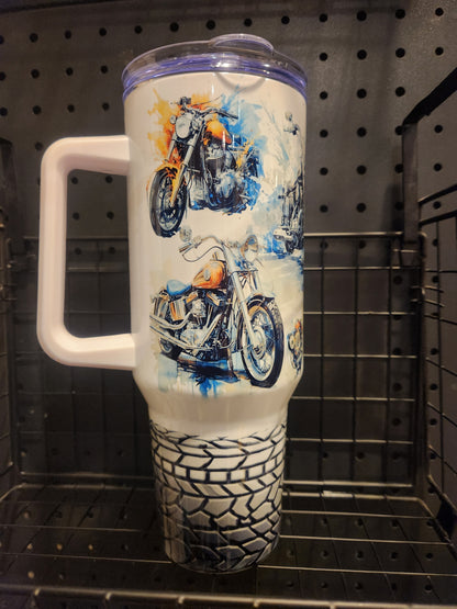 40oz Tumbler Great for those on the Go for Hot and Cold Beverages! Comes with Metal Straw & Cleaning Brush