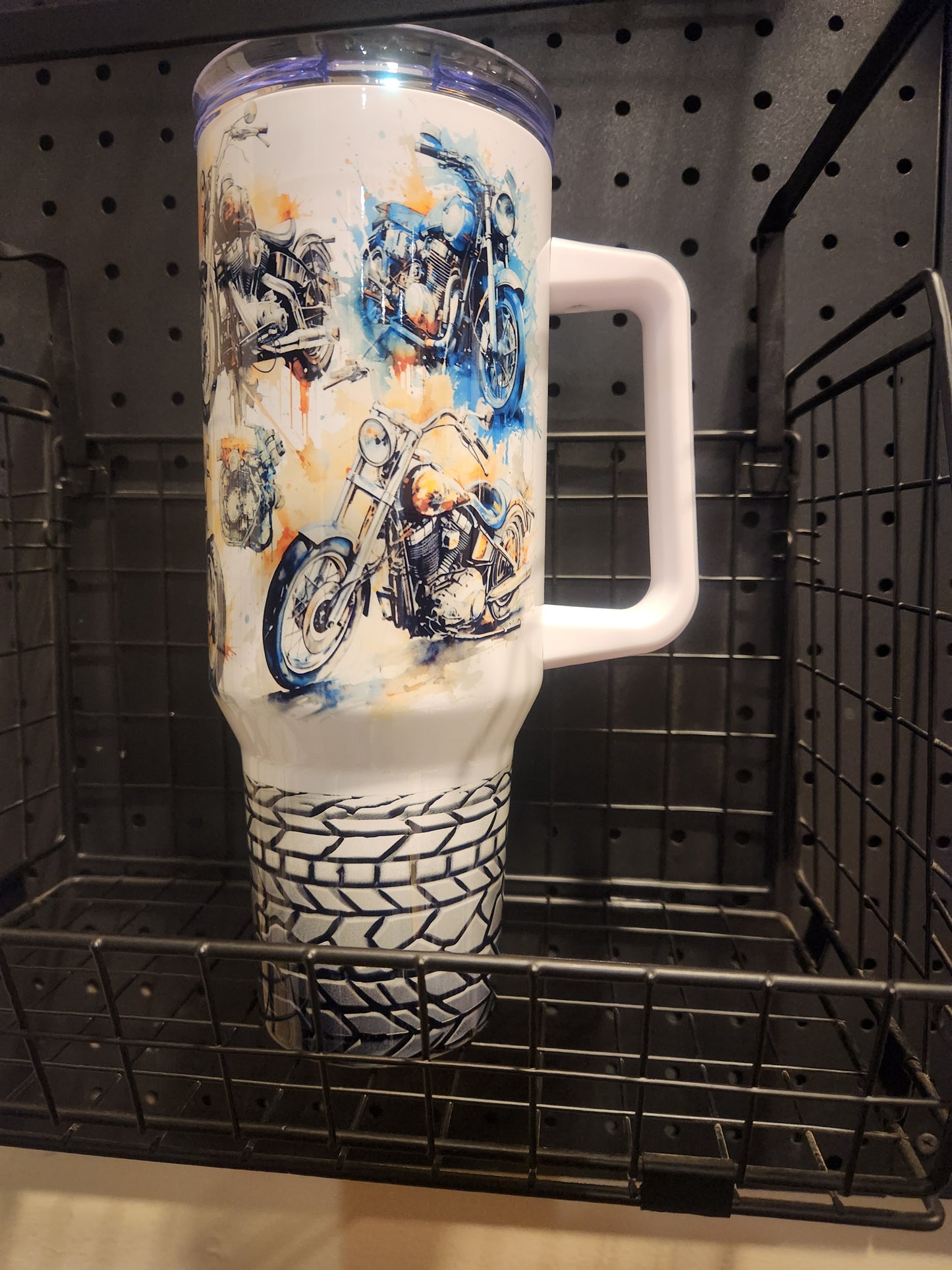 40oz Tumbler Great for those on the Go for Hot and Cold Beverages! Comes with Metal Straw & Cleaning Brush