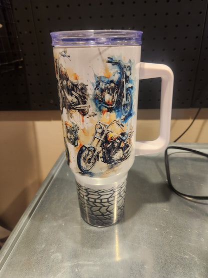 40oz Tumbler Great for those on the Go for Hot and Cold Beverages! Comes with Metal Straw & Cleaning Brush