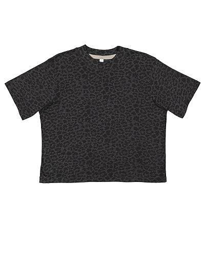 Women's boxy tee in relaxed fit with oversized ribbed collar and drop shoulders in dark patterned fabric